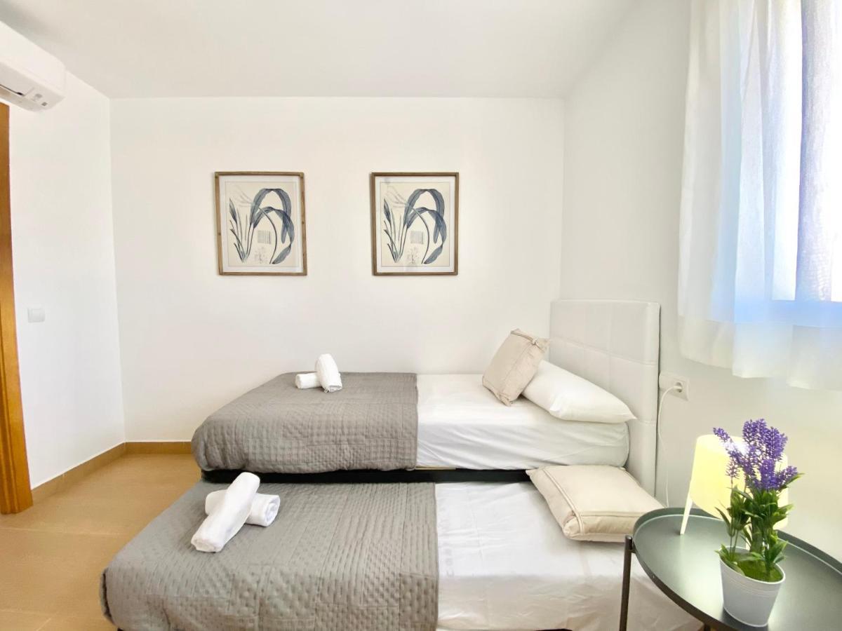 Sofia Suites Камбрильс Экстерьер фото