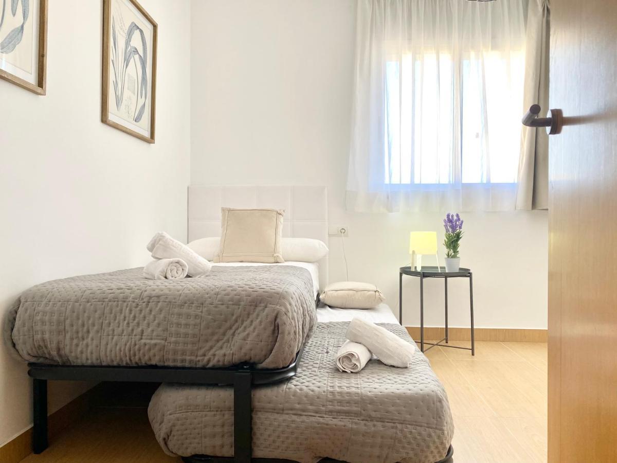 Sofia Suites Камбрильс Экстерьер фото