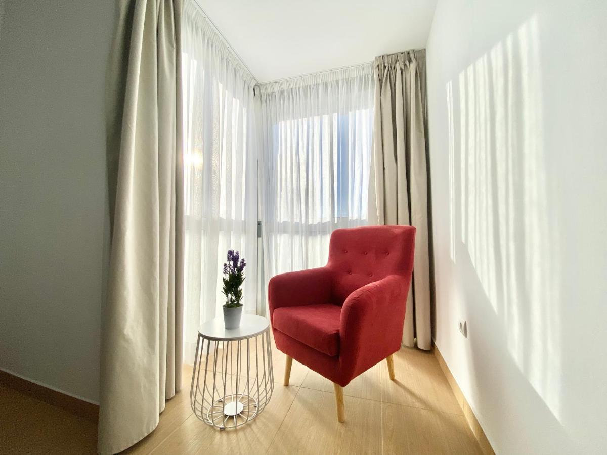 Sofia Suites Камбрильс Экстерьер фото