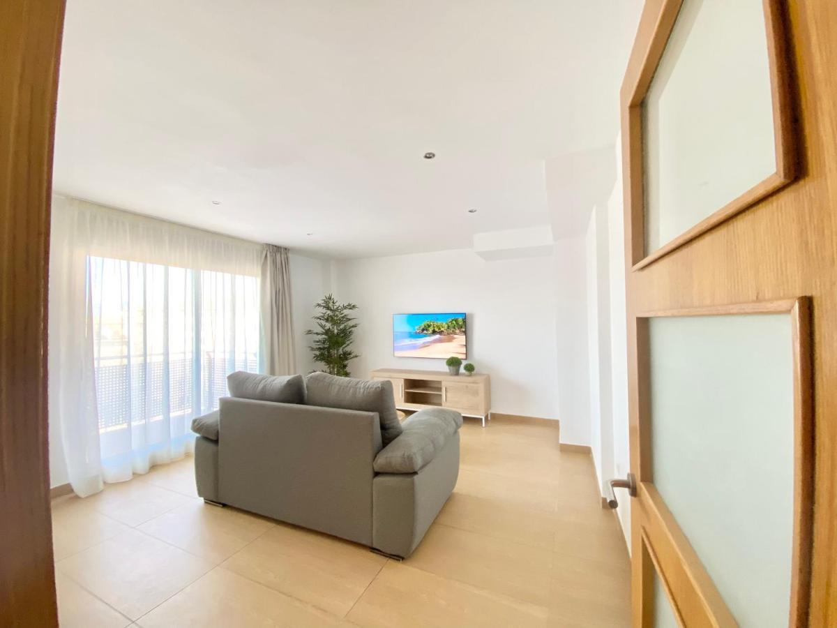 Sofia Suites Камбрильс Экстерьер фото