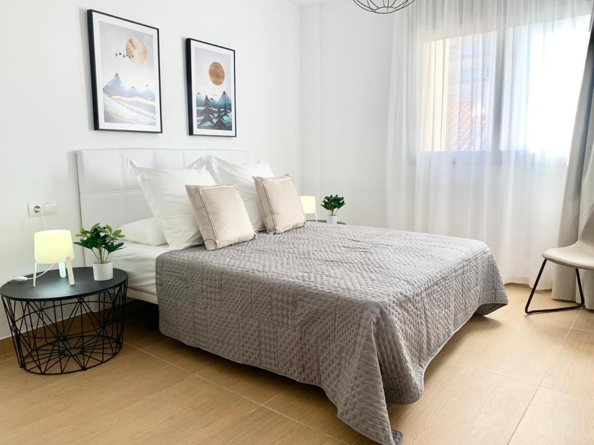 Sofia Suites Камбрильс Экстерьер фото